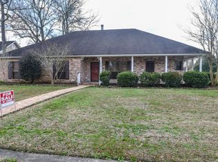 1402 Weeping Willow Dr, Denham Springs, LA 70726