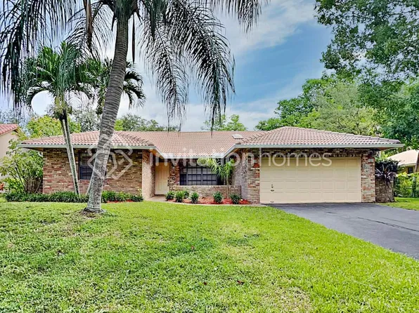 8855 NW 47th Dr, Pompano Beach, FL 33067