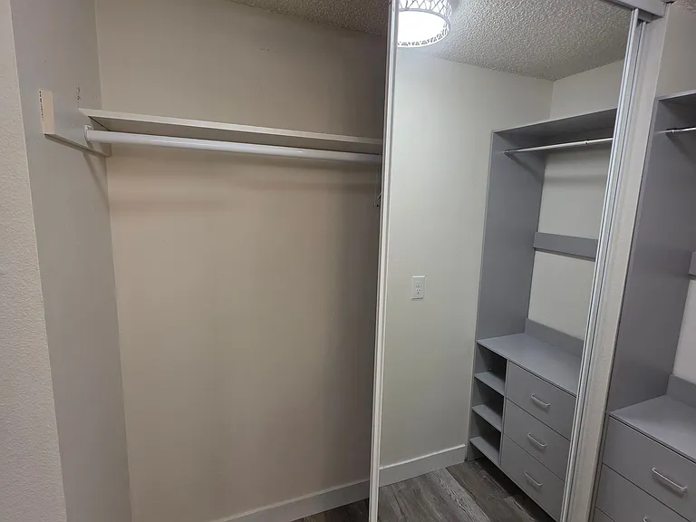 Nob Hill Apartments — Photo 6