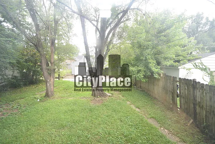 721 N Denny St — Photo 3