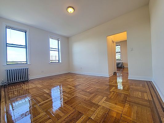 1st image of 3401 Parsons Blvd #4
