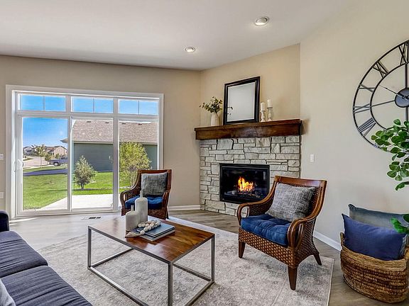 3rd image of 1372 Prairie Creek CIRCLE #20C