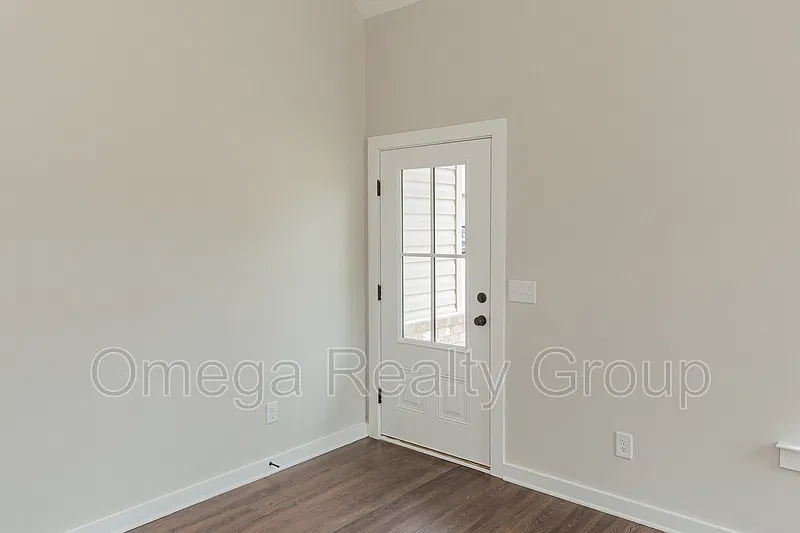 3 bed, 2.0 bath, 1432 sqft, $1,400 — Photo 4