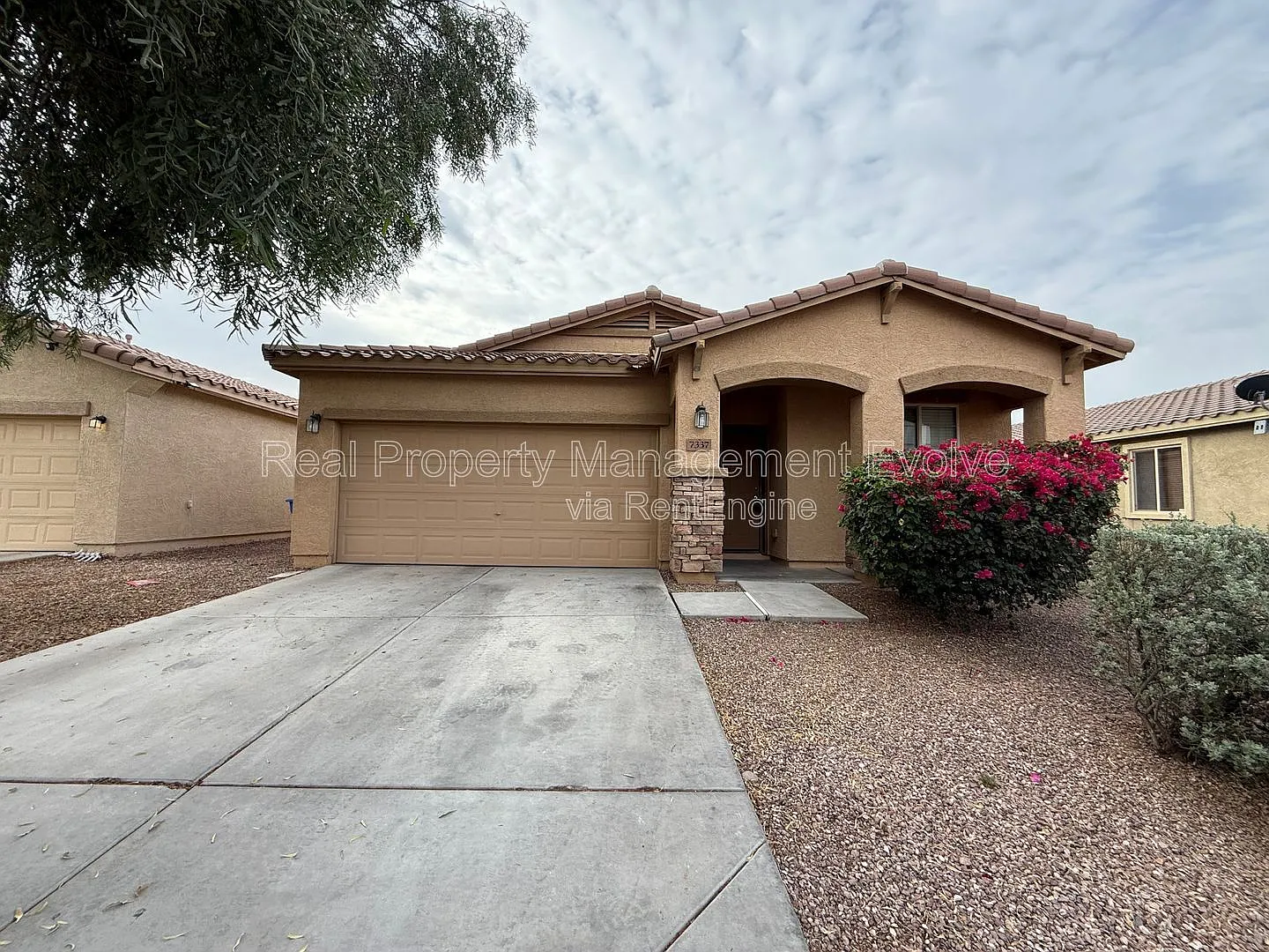 4 bed, 2.0 bath, 1914 sqft, $1,895 — Photo 1
