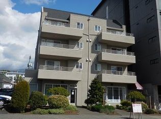 4520 44th Ave SW #401, Seattle, WA 98116