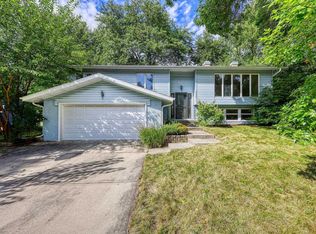 6926 Winstone Dr, Madison, WI 53711