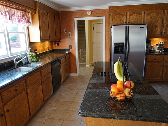 2nd image of 300 Eastcrest Dr