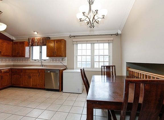 5th image of 1920 Egerton Ct