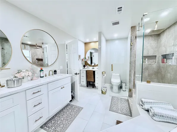 7146 Bayou Forest Dr, Houston, TX 77088