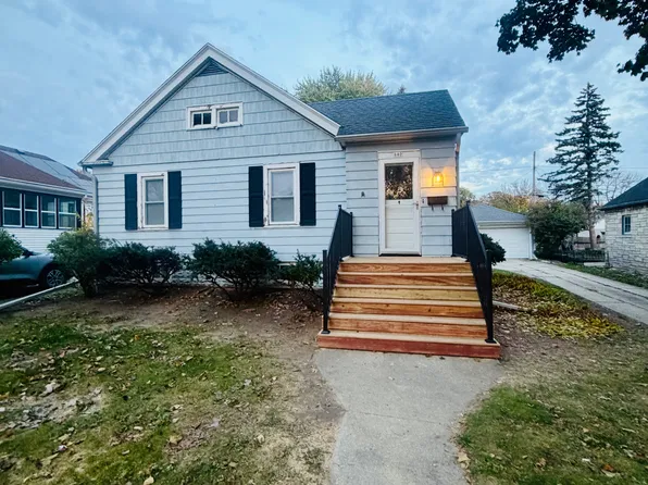 640 S 104th St, West Allis, WI 53214