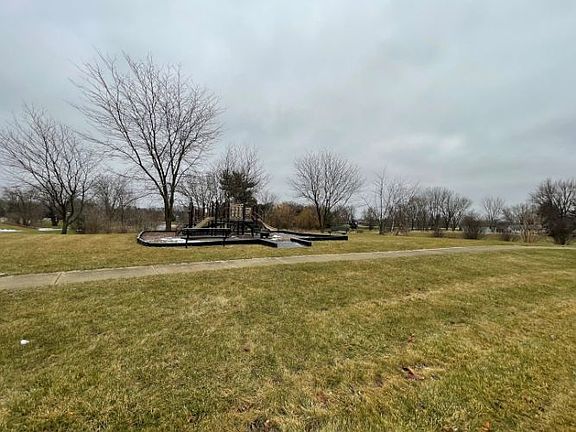 4th image of 960 Tall Grass Ct