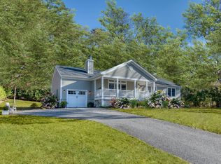 7 Lake Dr N, Southampton, NY 11968