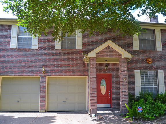 2nd image of 14831 Willow Hearth Dr