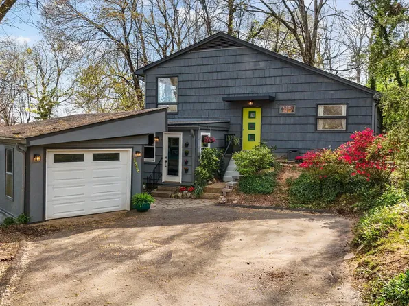 1318 N Briscoe Cir, Knoxville, TN 37912