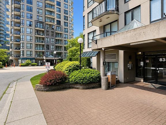 3rd image of 838 Agnes St #1405