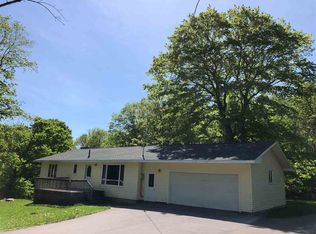 714 Parsons Rd, Charlevoix, MI 49720