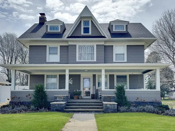 705 Central Ave E, Hampton, IA 50441