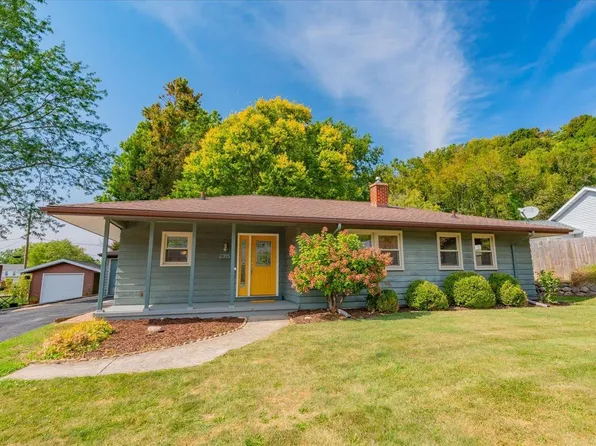 2315 Hickory St, Cross Plains, WI 53528