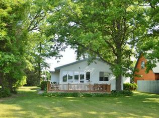 447 Twin Lake Rd, Beaverton, MI 48612