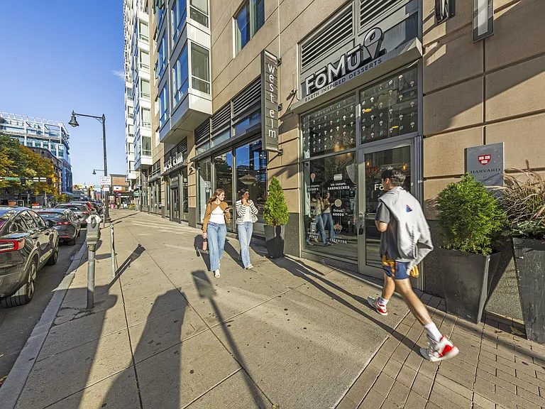 Pierce Boston — Photo 33