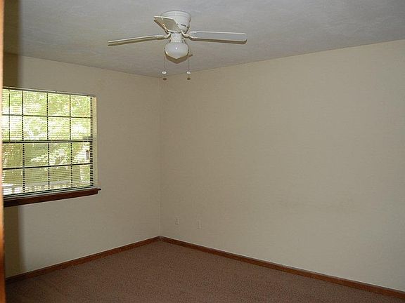 4th image of 2024 Gardenbrook Ln