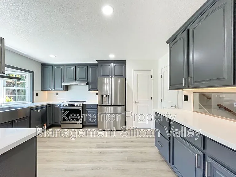 1806 Blackmore Ct — Photo 8