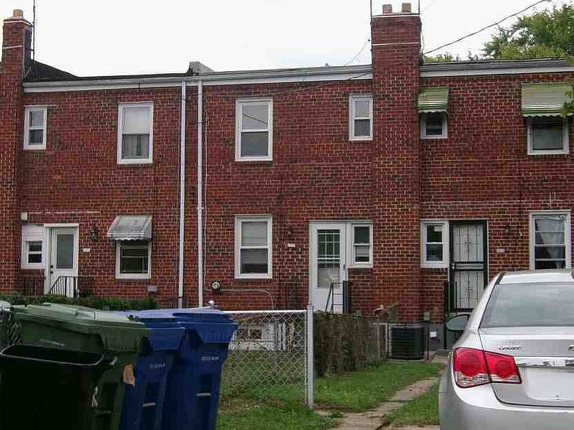 2nd image of 4930 Schaub Ave