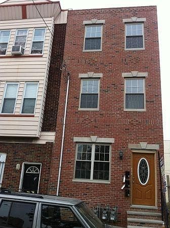 2nd image of 1004 S 5th St #2