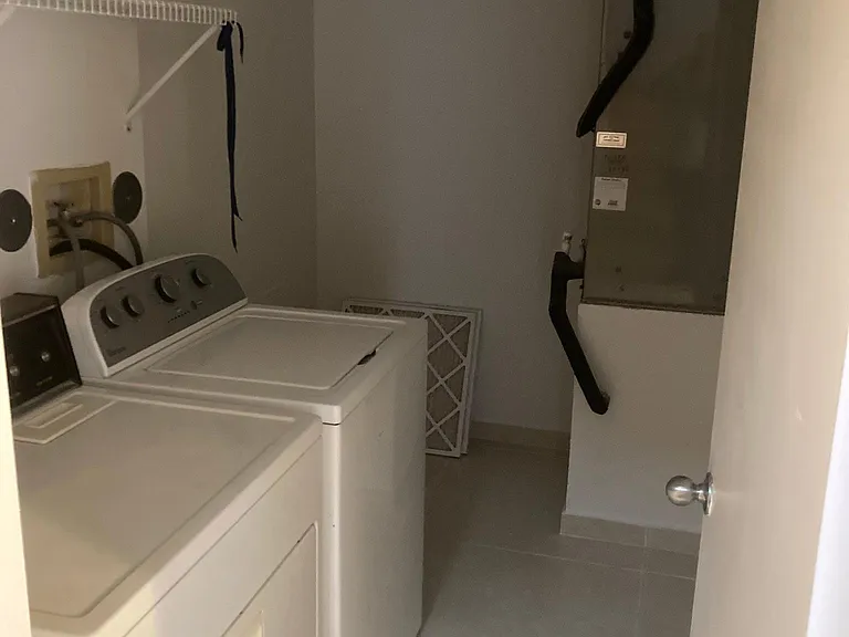 4021 SW 72nd Dr — Photo 16
