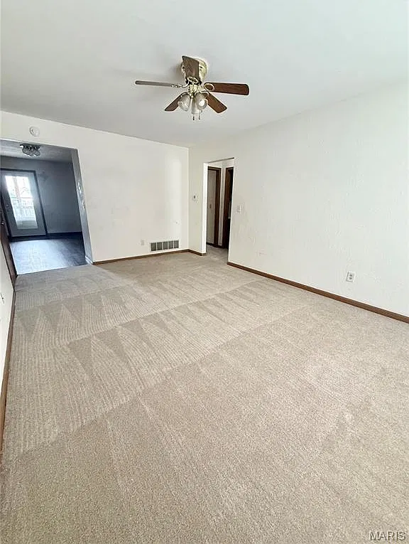 2 bed, 1.0 bath, 980 sqft, $1,095 — Photo 2