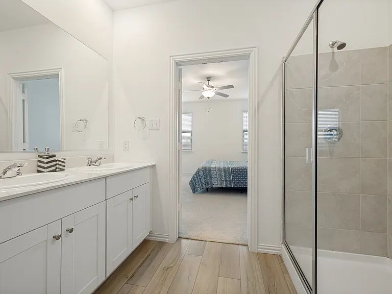 328 Ardsley Ln — Photo 3