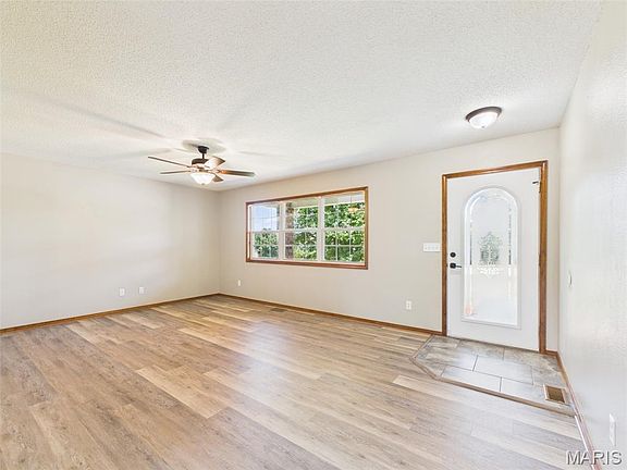 4th image of 24625 Spencer Rd