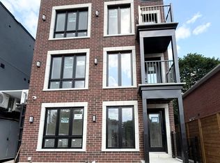 549 Melbourne Ave #5, Ottawa, ON K2A1W7