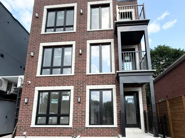 549 Melbourne Ave #5, Ottawa, ON K2A 1W7