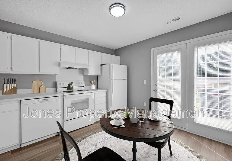 500 Jackson Park Rd #12 — Photo 17