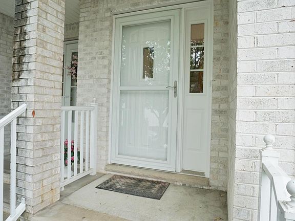 3rd image of 88 Ambassador Ln