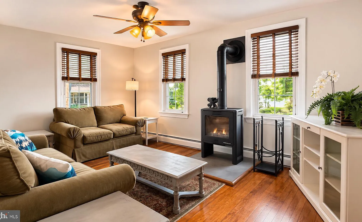 3 bed, 2.5 bath, 1456 sqft, $2,600 — Photo 4