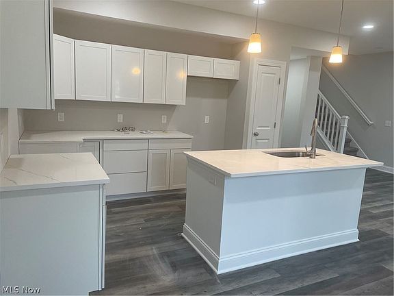 3rd image of 1130 Hayes Ave