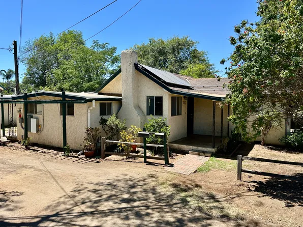 1137 Chestnut St, Escondido, CA 92025