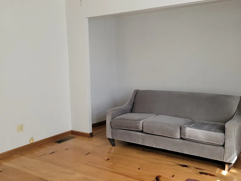 720 Olive St — Photo 3