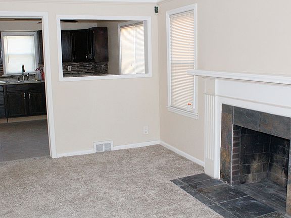 5th image of 18263 Oakfield St