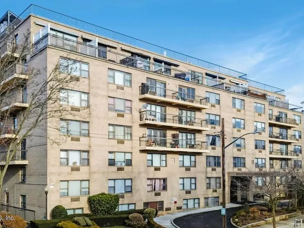 175 Zoe St APT 5B, Staten Island, NY 10305