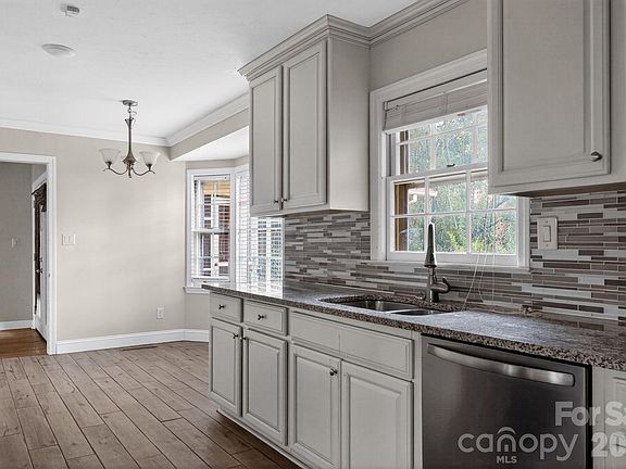 3rd image of 704 W 26th St