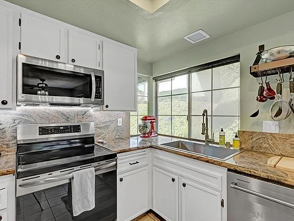 5th image of 8035 Mission Vista Dr