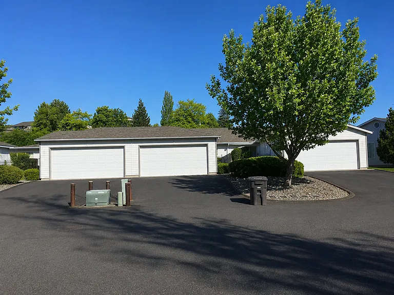 203 S 81st Ave — Photo 16
