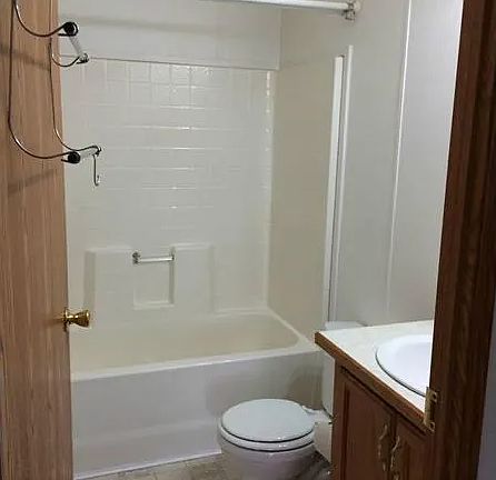 5th image of 8708 Grand Ave