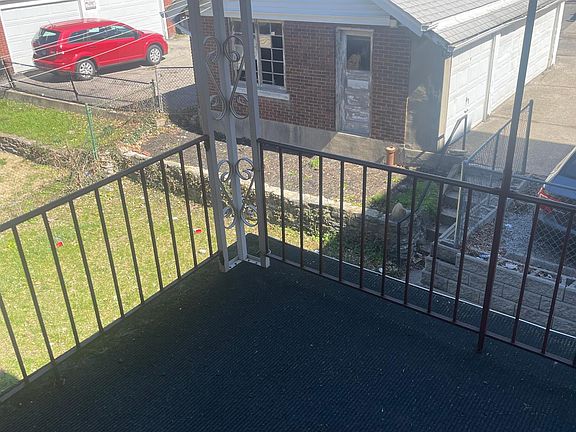 3rd image of 2818 Stratford Ave APT 2
