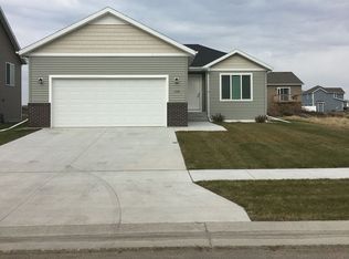 1114 46th Ave S, Moorhead, MN 56560