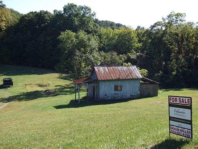 2nd image of 1076 True Hollow Rd