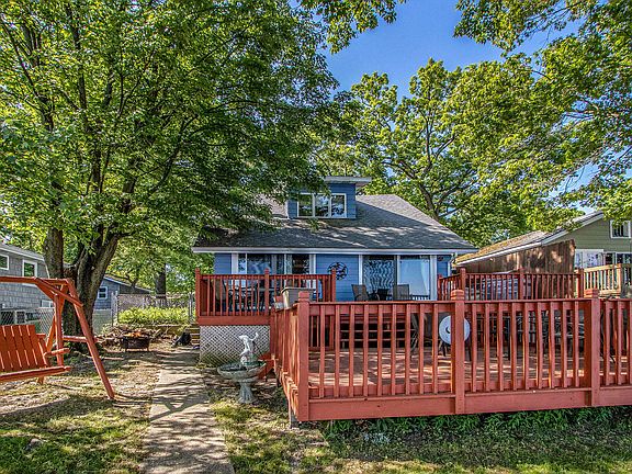 3rd image of 1317 Lakeview Dr